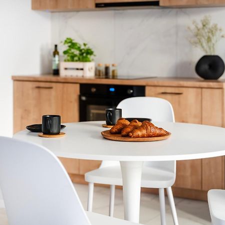 Apartamenty Fuzja - Komfortowe Mieszkania Blisko Centrum Lodzi Garaz Ngoại thất bức ảnh