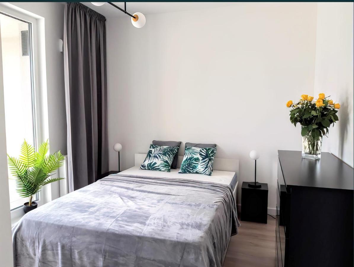 Apartamenty Fuzja - Komfortowe Mieszkania Blisko Centrum Lodzi Garaz Ngoại thất bức ảnh