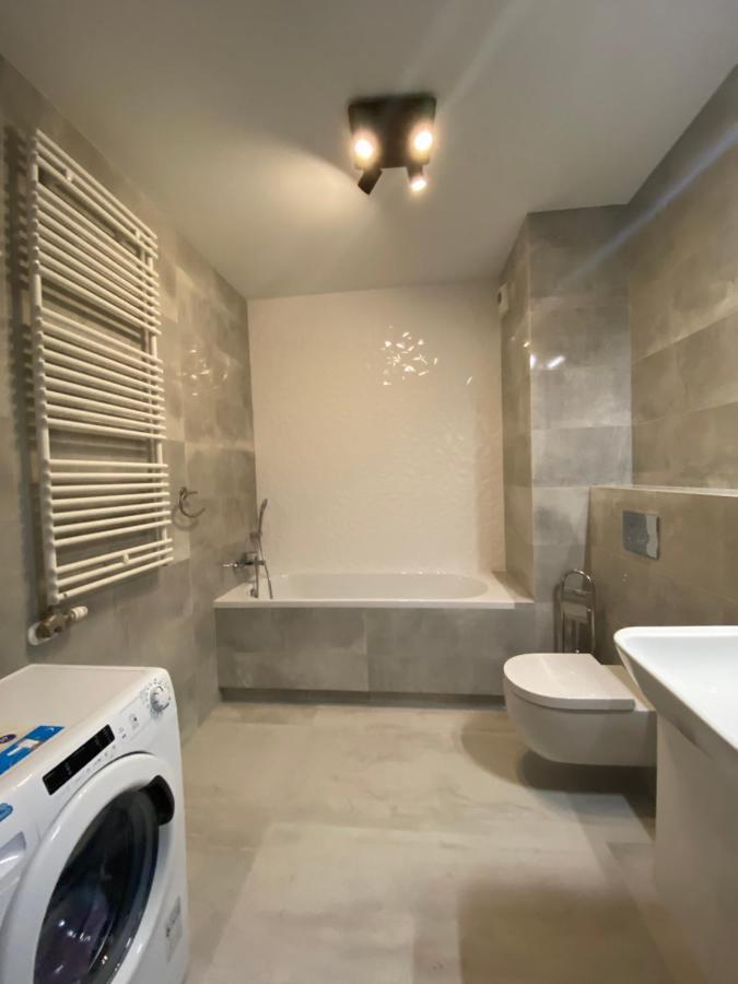 Apartamenty Fuzja - Komfortowe Mieszkania Blisko Centrum Lodzi Garaz Ngoại thất bức ảnh