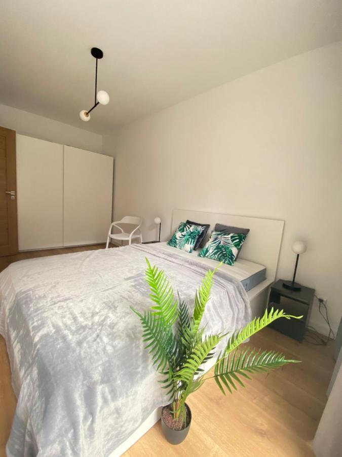 Apartamenty Fuzja - Komfortowe Mieszkania Blisko Centrum Lodzi Garaz Ngoại thất bức ảnh