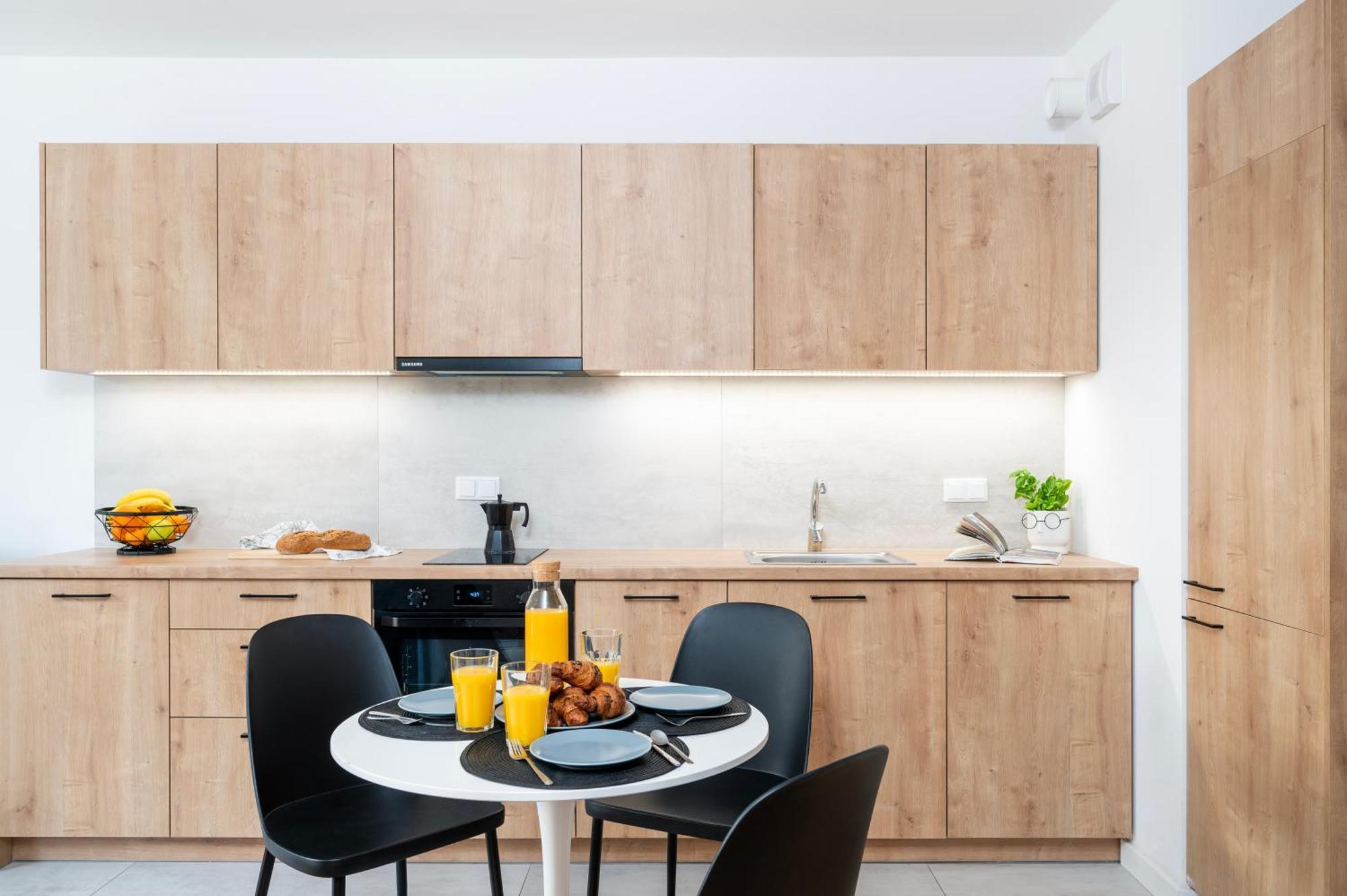 Apartamenty Fuzja - Komfortowe Mieszkania Blisko Centrum Lodzi Garaz Ngoại thất bức ảnh