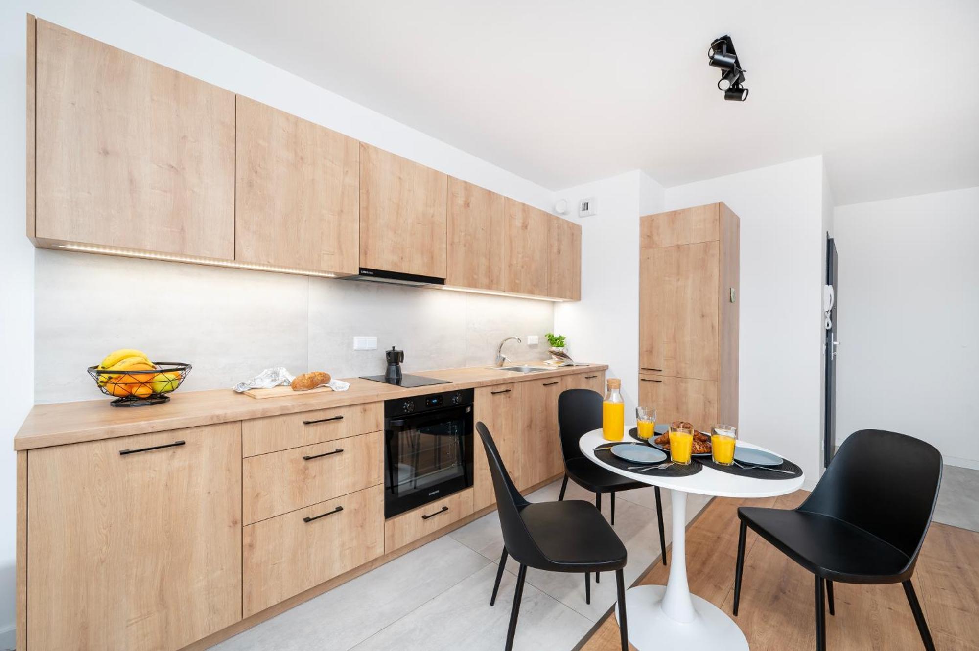 Apartamenty Fuzja - Komfortowe Mieszkania Blisko Centrum Lodzi Garaz Ngoại thất bức ảnh
