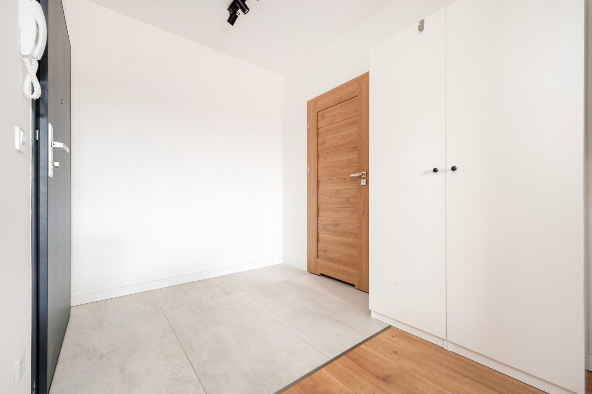 Apartamenty Fuzja - Komfortowe Mieszkania Blisko Centrum Lodzi Garaz Ngoại thất bức ảnh