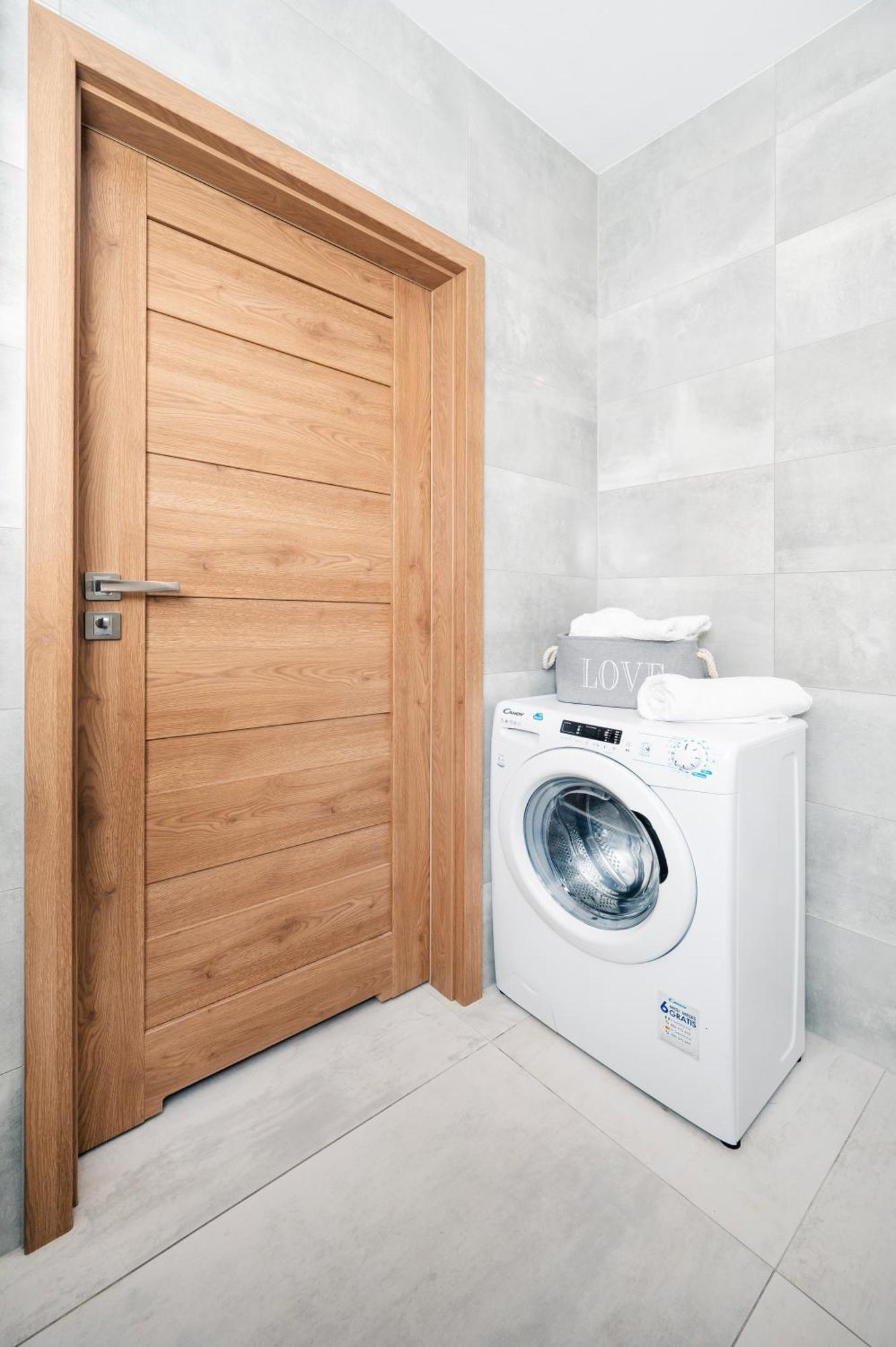 Apartamenty Fuzja - Komfortowe Mieszkania Blisko Centrum Lodzi Garaz Ngoại thất bức ảnh