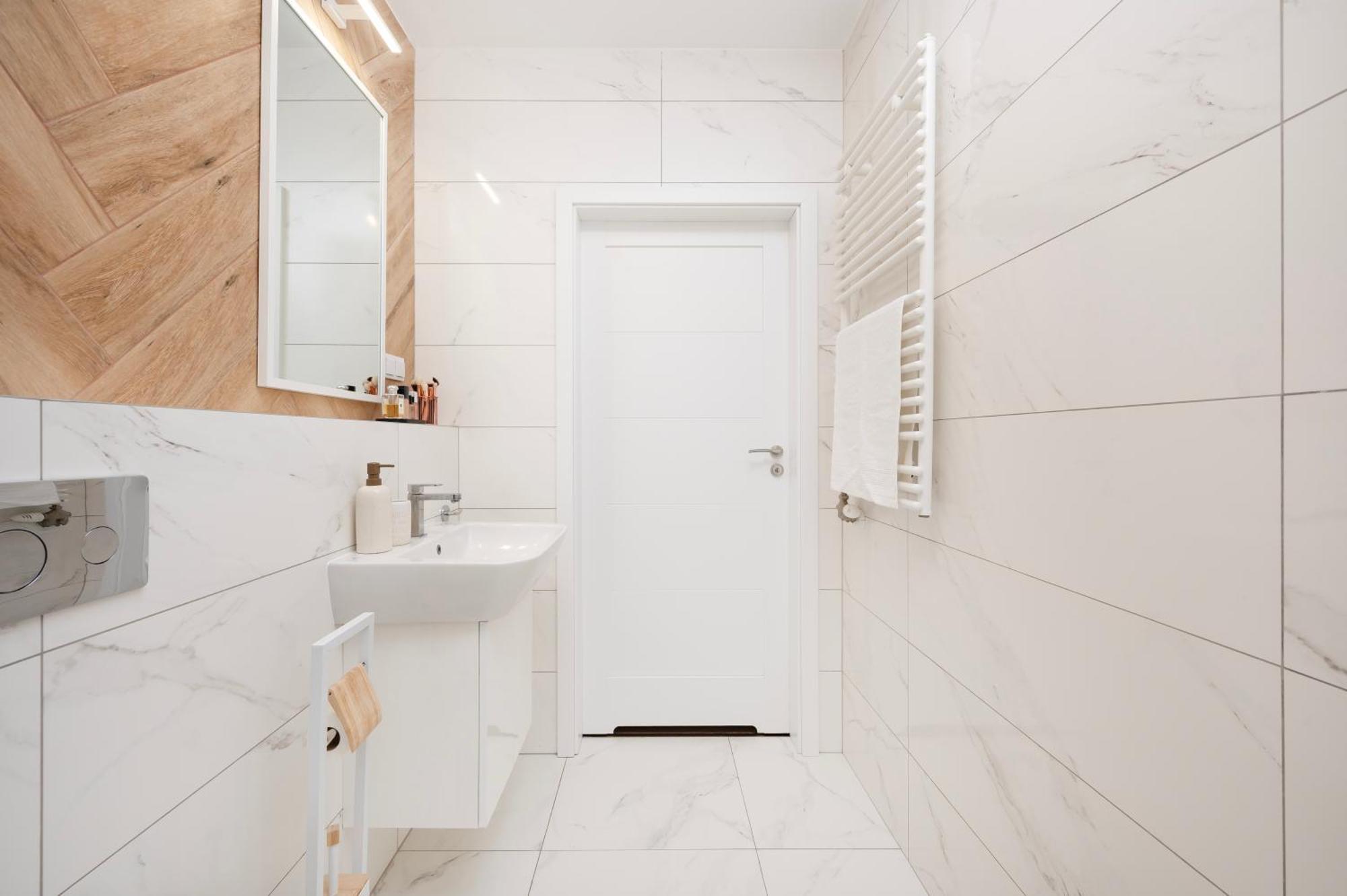 Apartamenty Fuzja - Komfortowe Mieszkania Blisko Centrum Lodzi Garaz Ngoại thất bức ảnh
