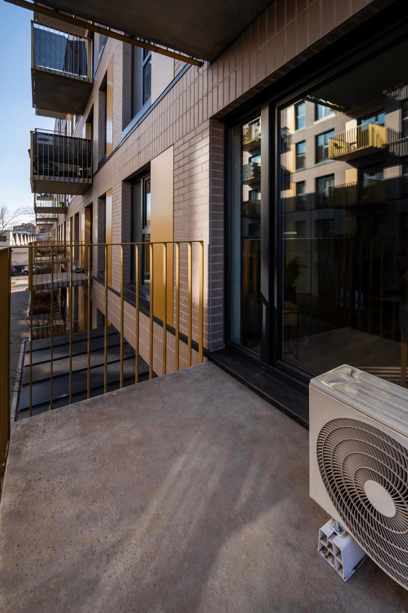 Apartamenty Fuzja - Komfortowe Mieszkania Blisko Centrum Lodzi Garaz Ngoại thất bức ảnh